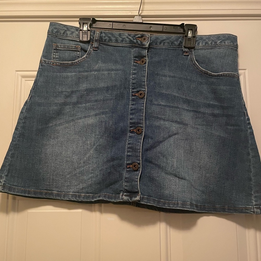 Size 16-Cato denim skirt- button up